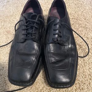 Men’s dress shoes